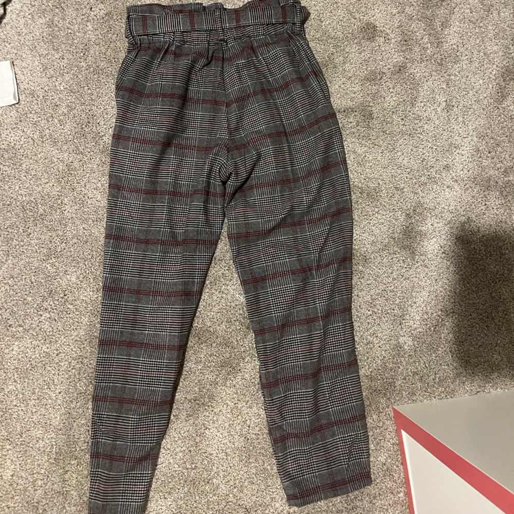 Hollister plaid pants with belt. Size S